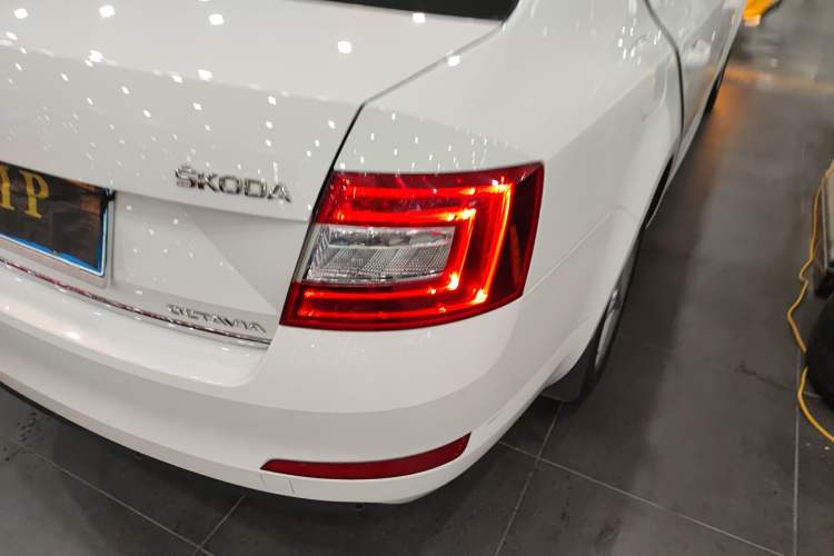 Used Skoda Octavia 2015 1.6L Manual Yijun Edition