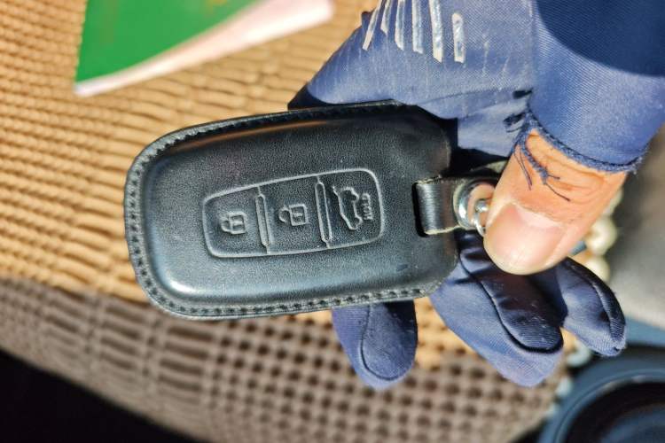 Used Kia Sorento 2012 2.4L Gasoline Luxury Edition
