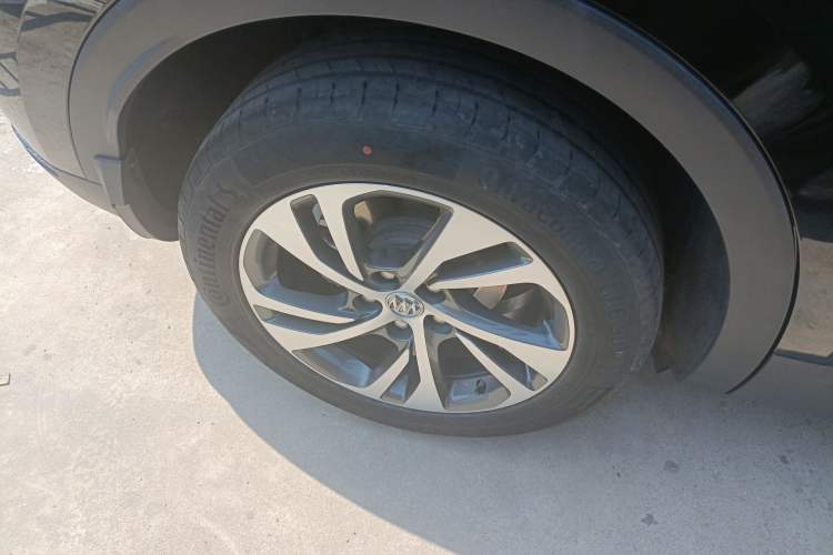 Used Buick Envision 2022 Encore S 552T Two-Wheel-Drive Luxury Model Exterior 5