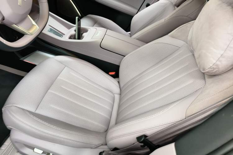 Used ONVO L60 2025 Model—60 kWh Rear-Wheel-Drive Version
