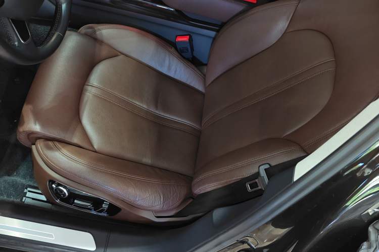 Used Audi A8 2014 A8L 45 TFSI quattro Comfort model
