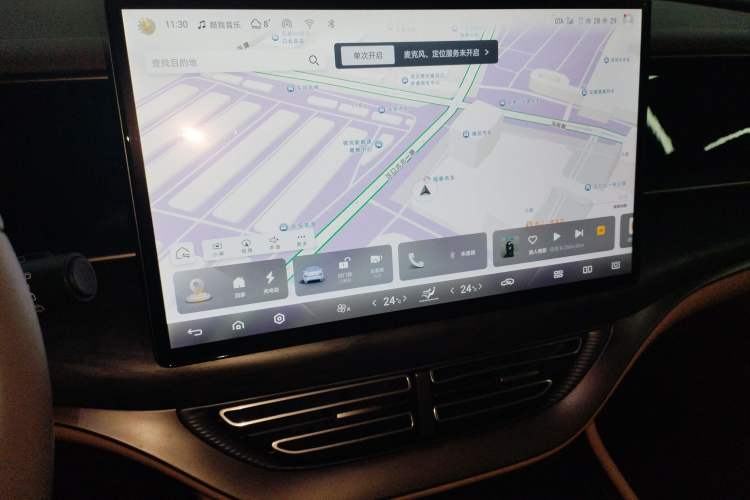 Used Denza D9 2022 DM-i 1040 Prestige Model
