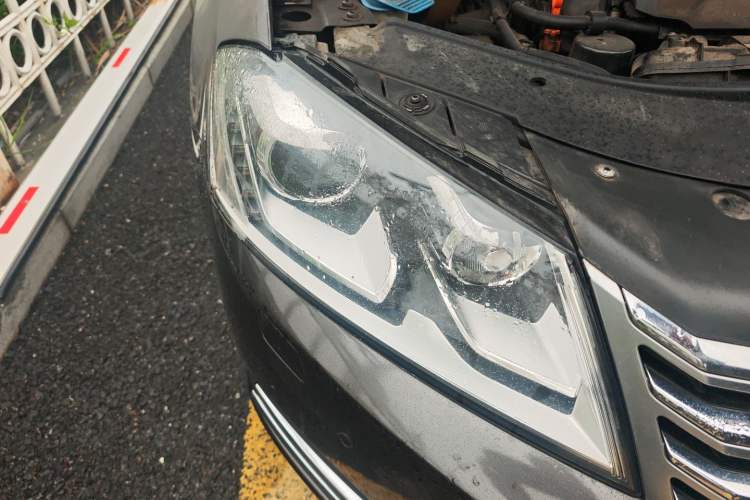 Used Volkswagen Magotan 2012 1.8TSI Prestige Model Right Front Headlight