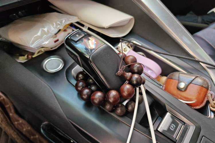 Used Peugeot 5008 2017 350THP 7-Seater Elite Edition Gear Lever