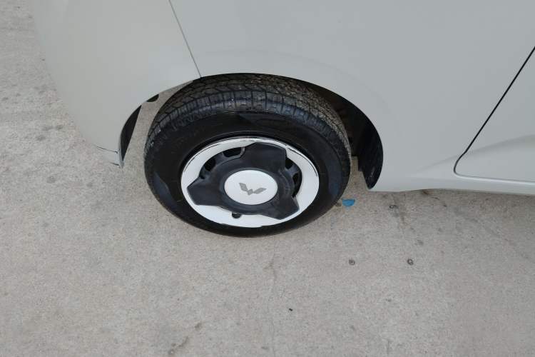 Used Wuling Hongguang MINIEV 2024 3rd Generation 215km Youth Edition Right Rear Wheel Hub