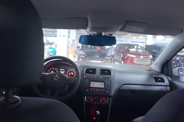 Used Volkswagen Polo 2014 1.6L Automatic Comfort Edition
