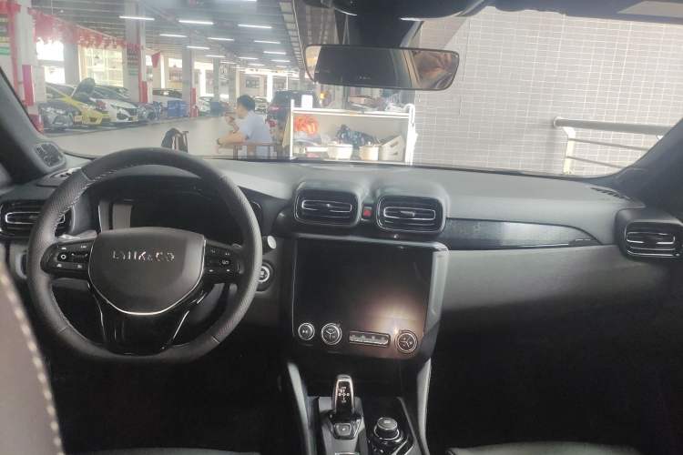 Used Lynk & Co 03 2021 1.5TD DCT JingPlus Center Console