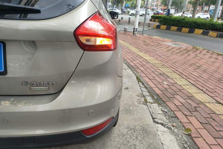 Used Ford Focus 2017 Hatchback EcoBoost 125 Automatic - Ultra-Powerful Style Edition with Smart Drive Features