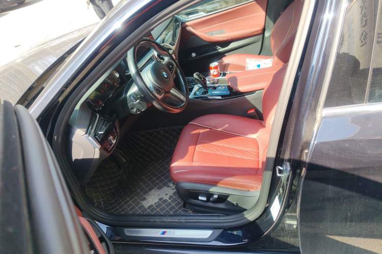 Used BMW 5 Series 2021 525Li M Sport Package Left Front Seat