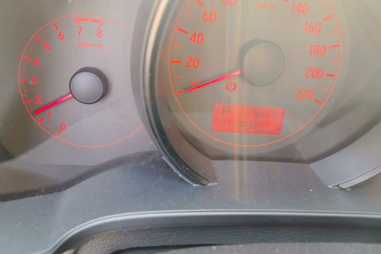 Used Honda Fit 2014 1.5L LX CVT Comfort Model Odometer Close Up