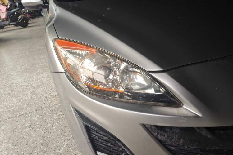 Used Mazda 3 2010 Hatchback 1.6 Manual Comfort Model Right Front Headlight