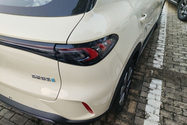 Used Wuling Bingo S 2025 Model 430km Deluxe Edition