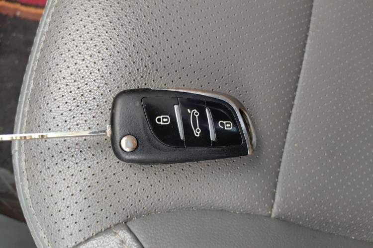 Used Geely Auto Classic Emgrand 2013 Sedan 1.5L Manual Entry-Level Model Vehicle Key
