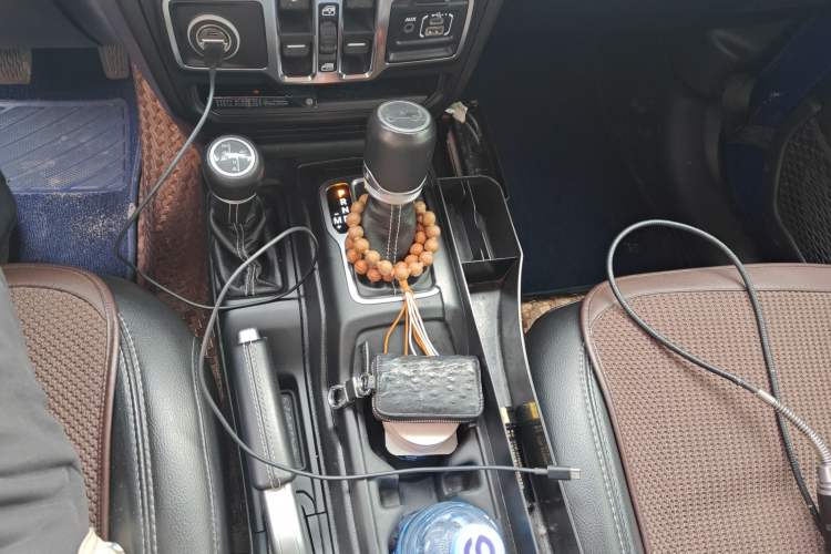 Used Jeep Wrangler 2019 2.0T Sahara 4-Door Version China V Standard
