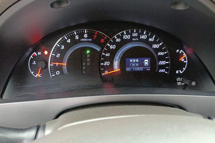 Used Toyota Camry 2011 200G Classic Anniversary Edition Odometer Close Up