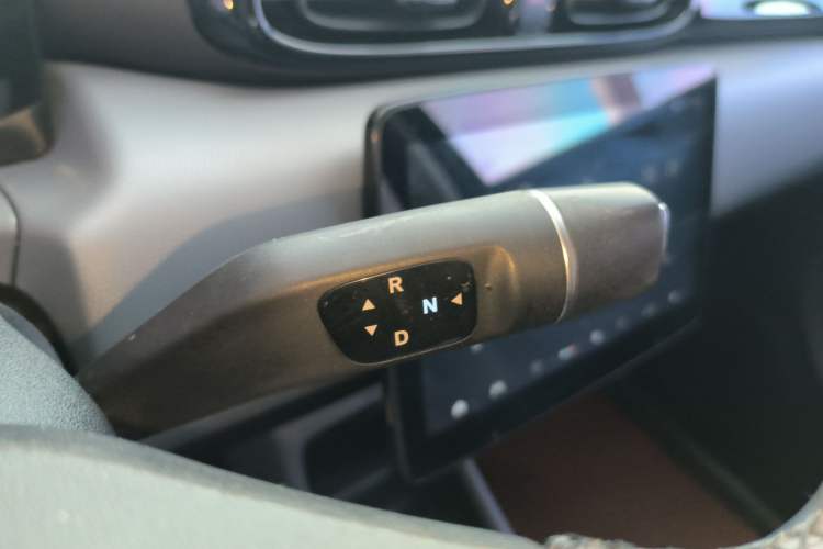 Used Leapmotor T03 2020 400 Luxury Edition Gear Lever