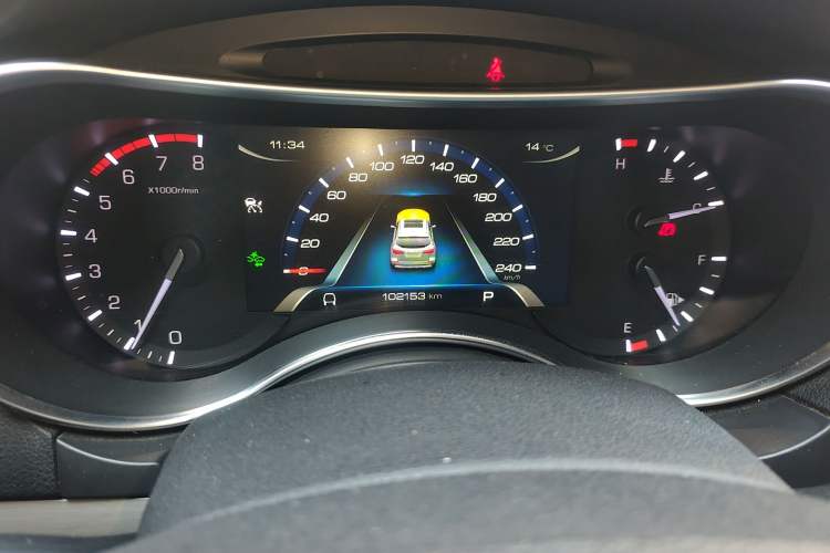 Used Haval H8 2017 2.0T Gasoline Two-Wheel Drive Smart Edition Instrument Cluster