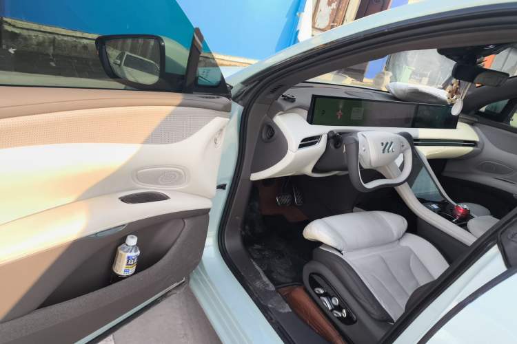 Used IM LS7 2023 90 kWh Elite Rear-Drive Version
