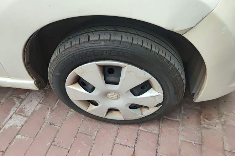 Used Suzuki Alto 2012 1.0L Manual Utility Version Right Front Wheel Hub