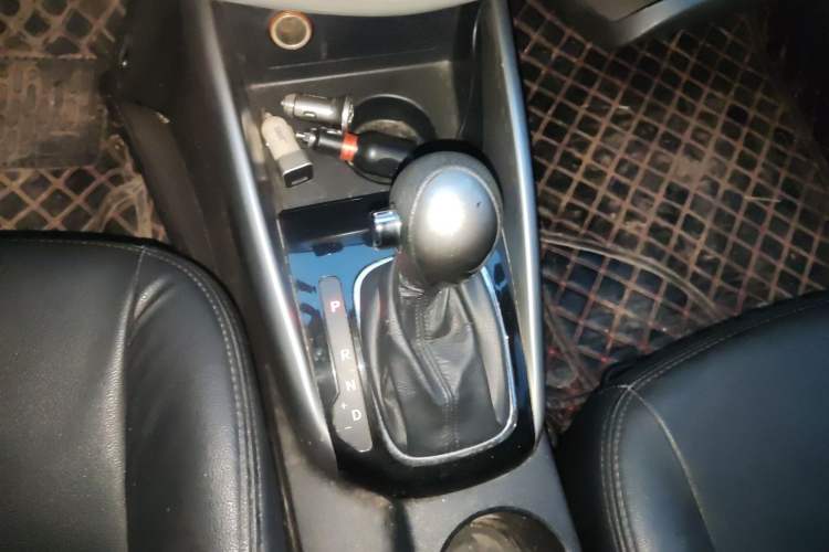 Used Kia Forte 2014 1.6L AT GL Gear Lever