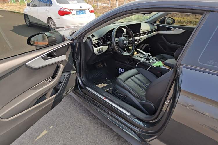 Used Audi A5 2020 Coupe 40 TFSI Fashion Edition China VI Emission Standard Driver Seat