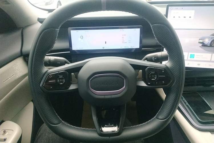 Used Lynk & Co 07 2024 EM-P 126 Long-Range Halo
