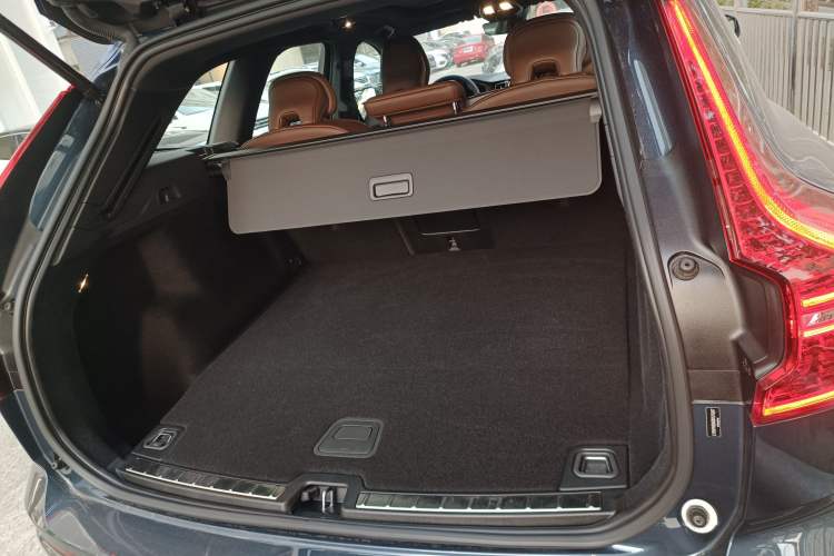 Used Volvo XC60 New Energy 2025 Plug-in Hybrid Long-Range All-Wheel Drive Smart Luxury Edition