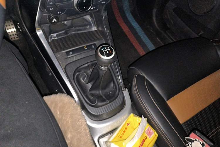 Used BYD Yuan 2016 1.5L Manual Luxury Model Gear Lever