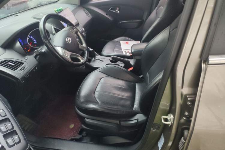 Used Hyundai ix35 2015 2.0L Automatic 2WD Smart Type China IV