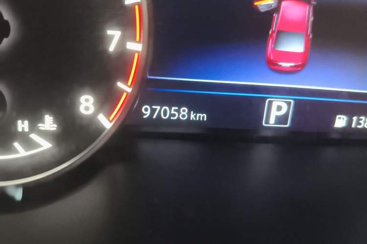 Used Nissan Maxima 2016 2.5L XV Ultimate Edition Odometer Close Up