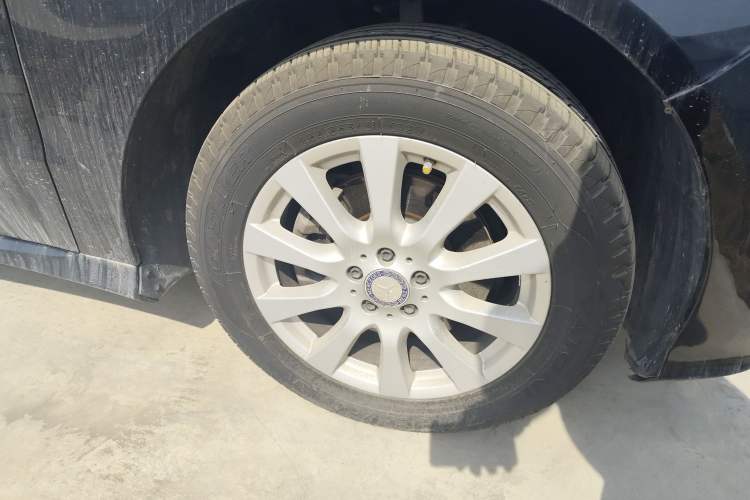 Used Mercedes-Benz R-Class 2017 R 320 4MATIC Business Edition Prestige Model Right Front Wheel Hub