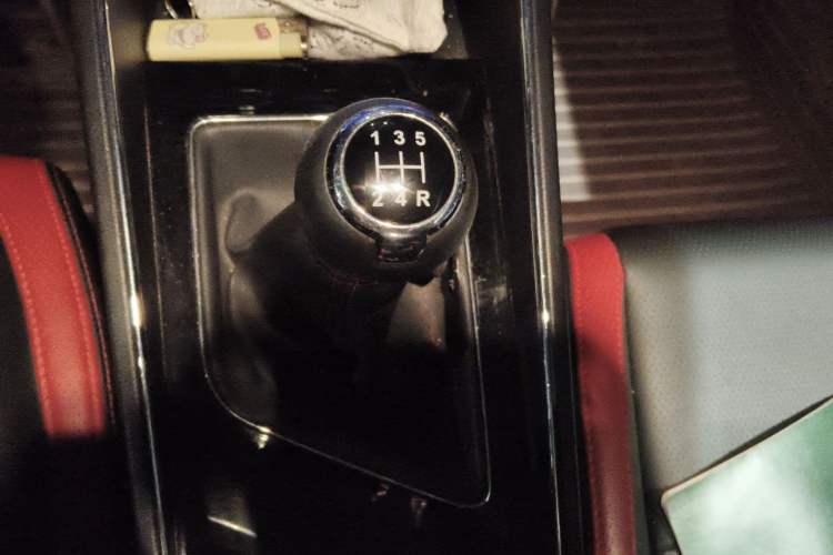 Used Venucia T60 2018 1.6L Manual Smart Cool Version China VI Standard