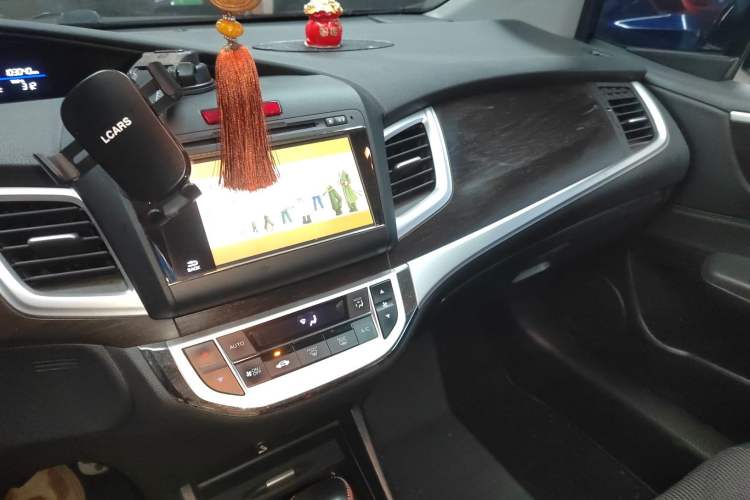 Used Honda Jade 2013 1.8L automatic Comfort version 5 seats

