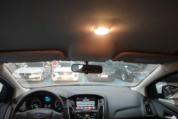 Used Ford Focus 2018 Hatchback Classic 1.6L Automatic Comfort Plus SmartDrive Edition Headliner