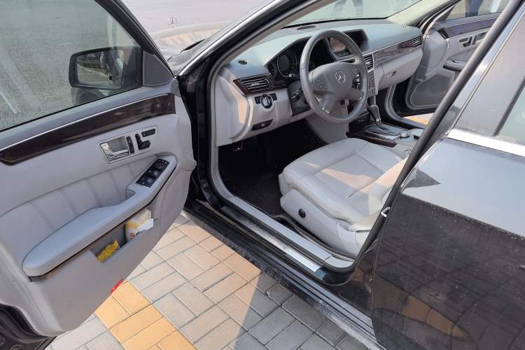 Used Mercedes-Benz E-Class 2011 E 200 L CGI Elegant Model