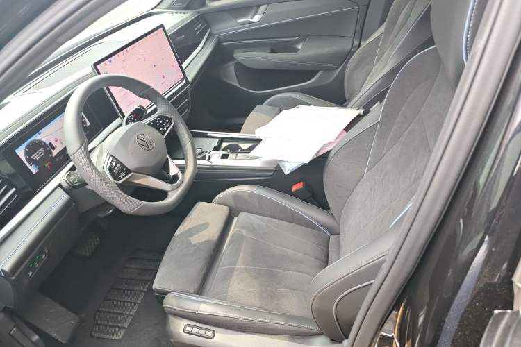 Used Volkswagen Passat 2025 Pro 380TSI Starry Dragon Luxury Edition Left Front Seat