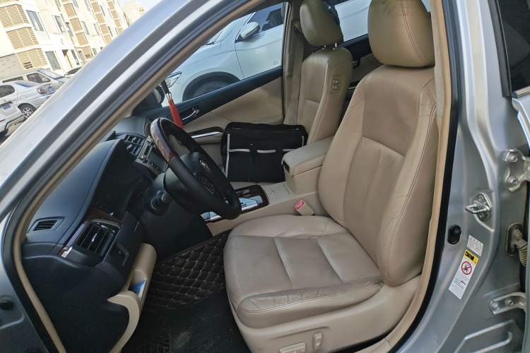 Used Toyota Camry 2012 2.5G Luxury Edition
