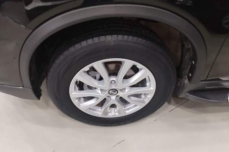 Used Nissan X-Trail 2017 2.0L CVT Comfort Edition 2WD Exterior 4