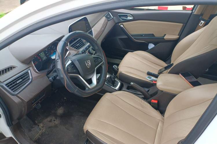 Used Baojun 310W 2017 1.5L Manual Fashion Model China V Left Front Seat