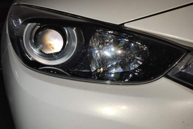 Used Mazda 3 Axela 2017 Sedan 1.5L Automatic Comfort Model Emission Standard China V
