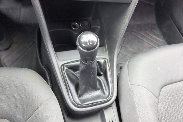 Used Volkswagen Santana 2015 1.6L Manual Fashion Edition Gear Lever