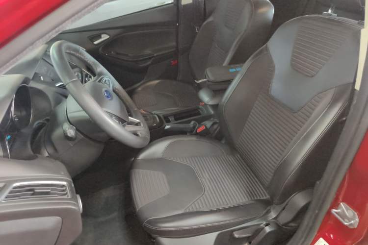 Used Ford Focus 2018 Hatchback Classic 1.6L Automatic Trendy SmartDrive Edition
