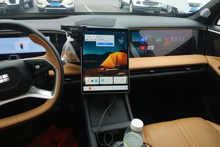 Used Geely Galaxy L7 2023 1.5T 115 km Starship Audio And AC Panel