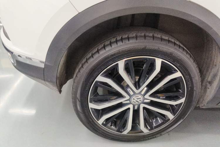 Used Volkswagen T-ROC 2019 280TSI DSG Two-Wheel Drive Comfort Version China VI Standard
