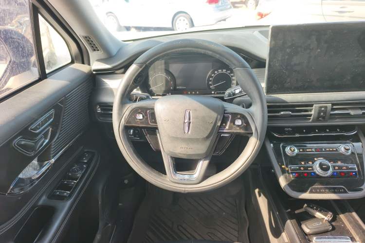 Used Lincoln Corsair 2021 2.0T Two-Wheel Drive Deluxe Edition Steering Wheel