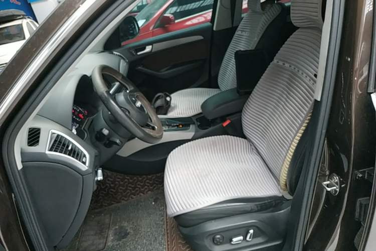 Used Audi Q5 2017 Plus 40 TFSI Ambition Model
