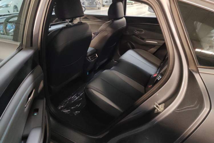 Used BYD Qin L 2025 DM-i Smart Drive 120KM Superior Model Left Rear Seat