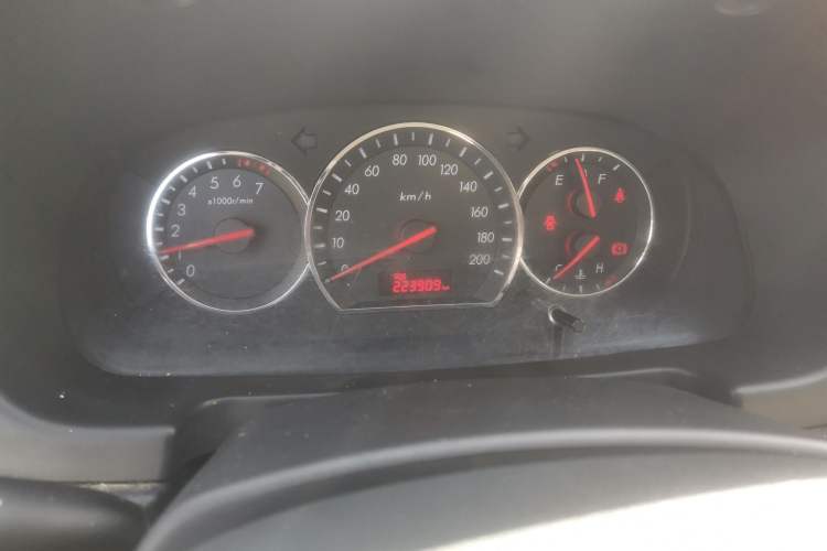 Used CHANGAN Alsvin V3 2015 1.4L Manual Warm-Hearted Model China V Standard