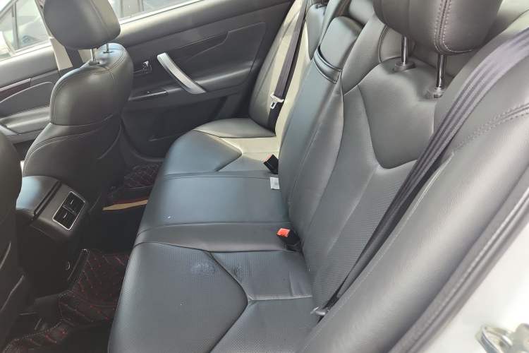 Used Changan Raeton 2014 1.8T Automatic Prestige Anniversary Edition China IV Standard
