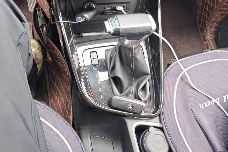 Used Baojun 530 2020 1.5T CVT Luxury Connected Version 6 Seats Gear Lever